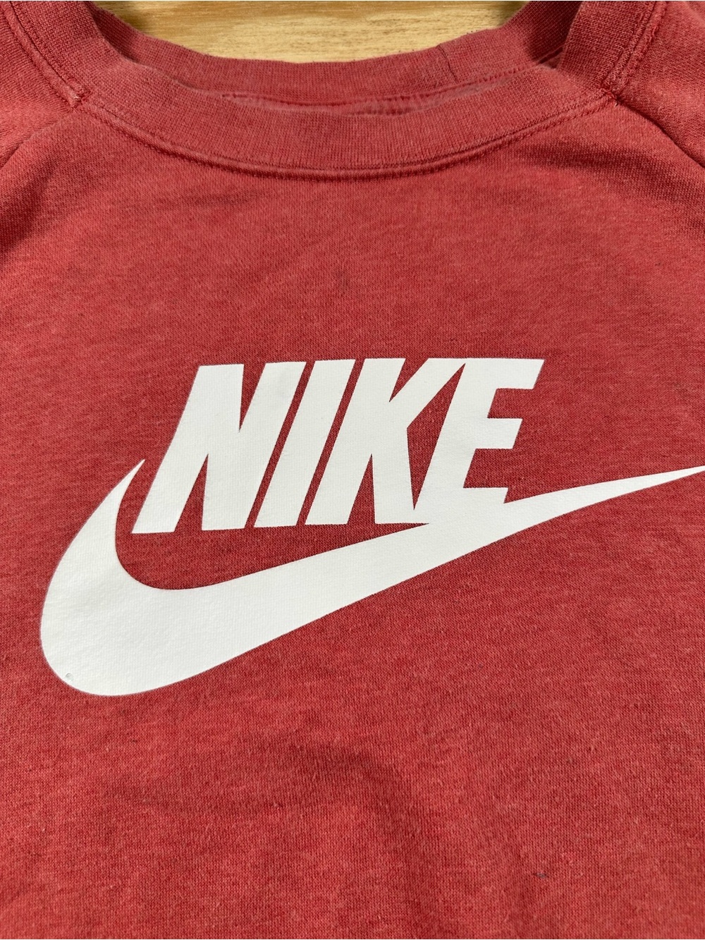 Nike Sportswear Essential Crewneck Sweatshirt – Dusty Rose / Mauve Pink (Women's